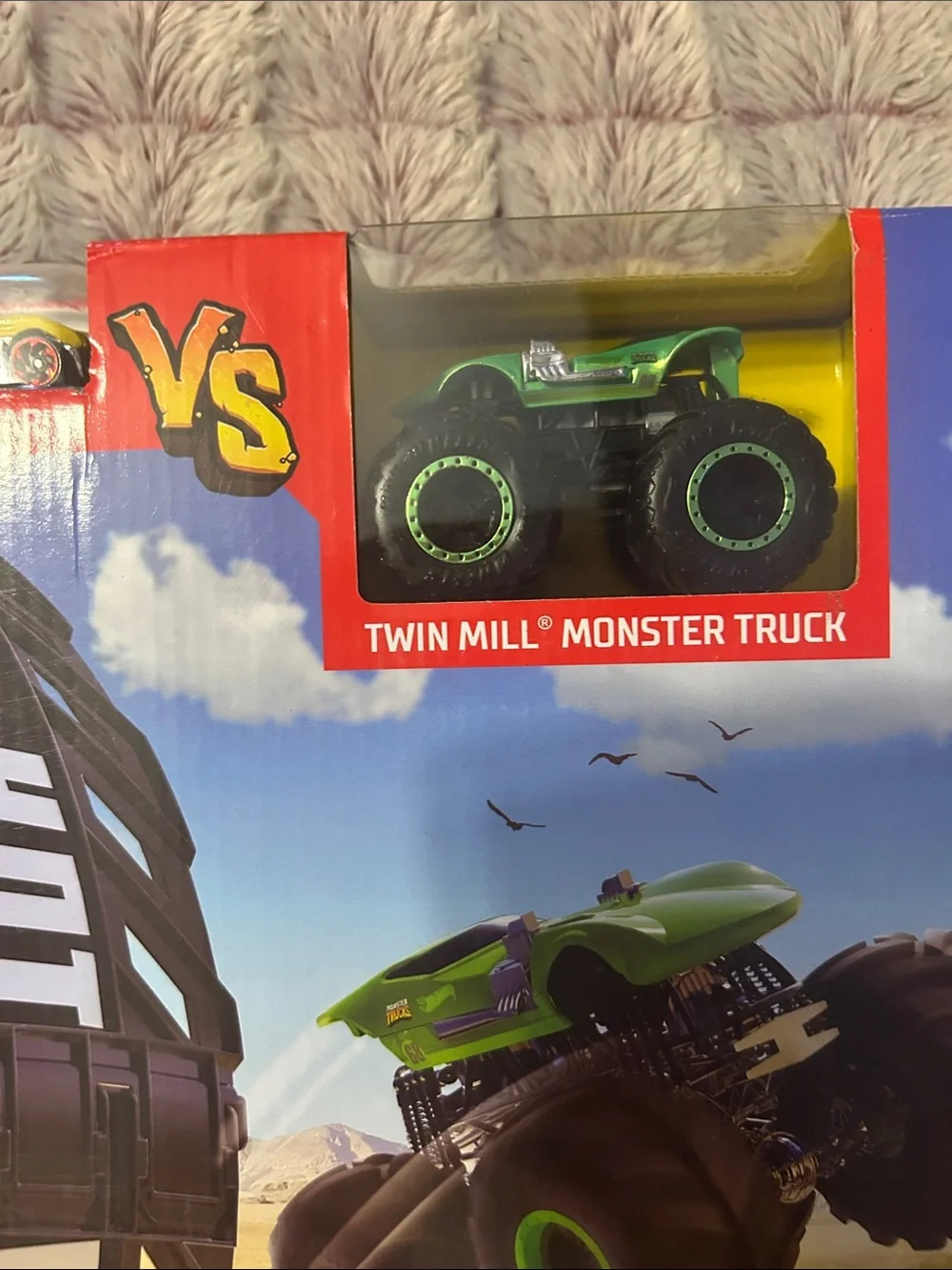 Hot Wheels Monster Trucks Epic Loop Challenge new
